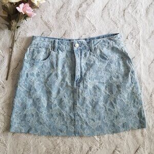 Zee Gee Why Raw Hem White Print Jean Kick Skirt 31